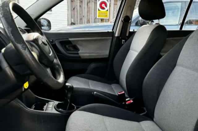 Škoda Fabia (2009) thumbnail 3