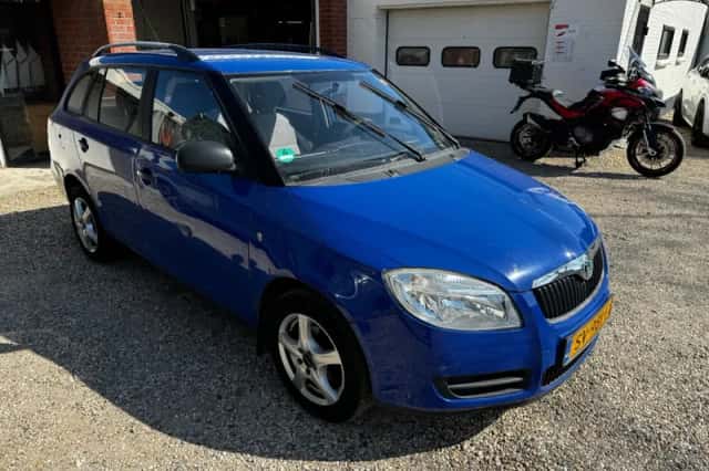 Škoda Fabia (2009) thumbnail 4