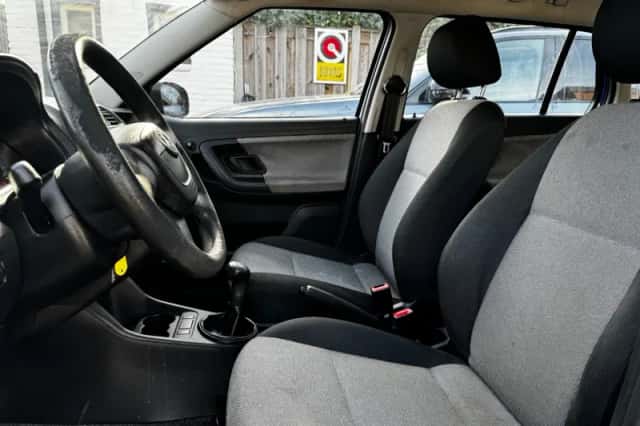 Škoda Fabia (2009) thumbnail 5