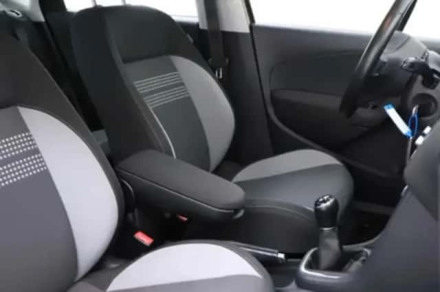 Volkswagen Polo (2013) thumbnail 2