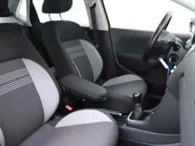 Volkswagen Polo (2013) thumbnail 2