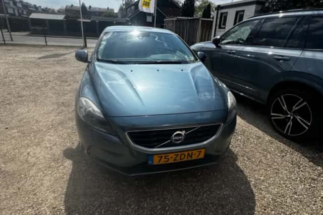 Volvo V40 (2012) thumbnail 4