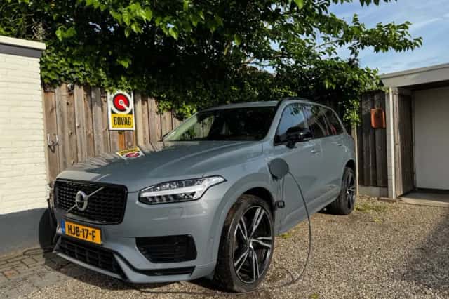 Volvo XC90 (2021) thumbnail 3