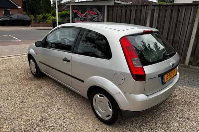 Ford Fiesta (2003) thumbnail 3