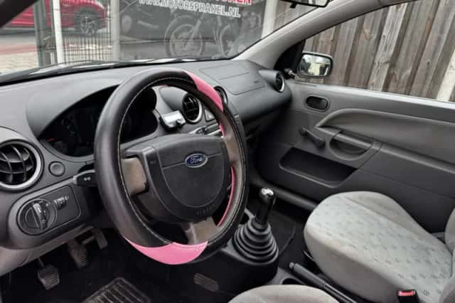 Ford Fiesta (2003) thumbnail 6