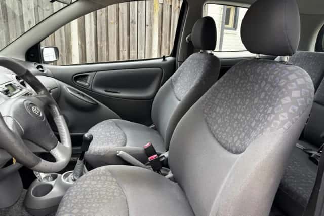 Toyota Yaris (2002) thumbnail 6
