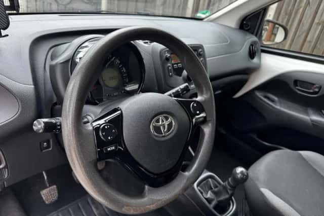 Toyota Aygo (2015) thumbnail 6