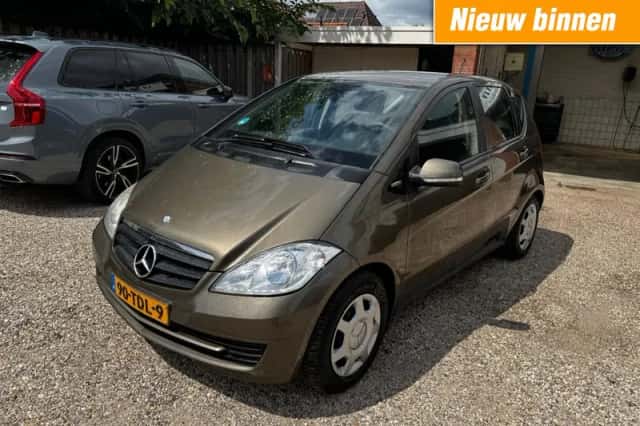 Mercedes-Benz A-Klasse (2012) thumbnail 1