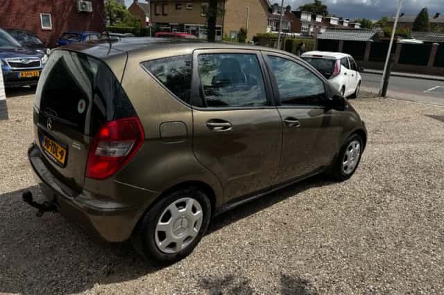 Mercedes-Benz A-Klasse (2012) thumbnail 3
