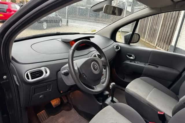 Renault MODUS (2009) thumbnail 3