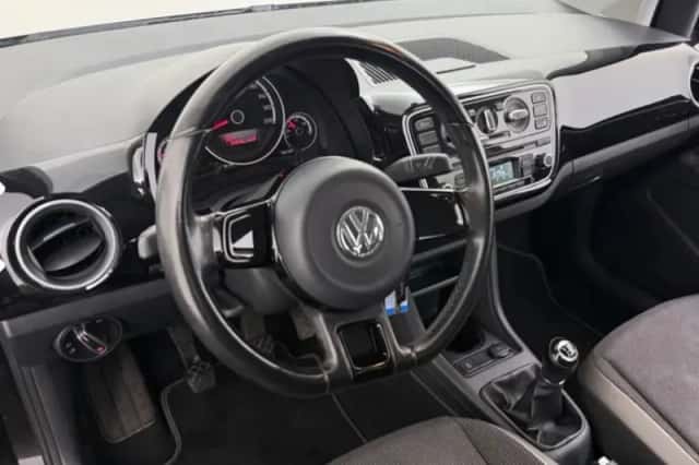 Volkswagen Up (2013) thumbnail 3