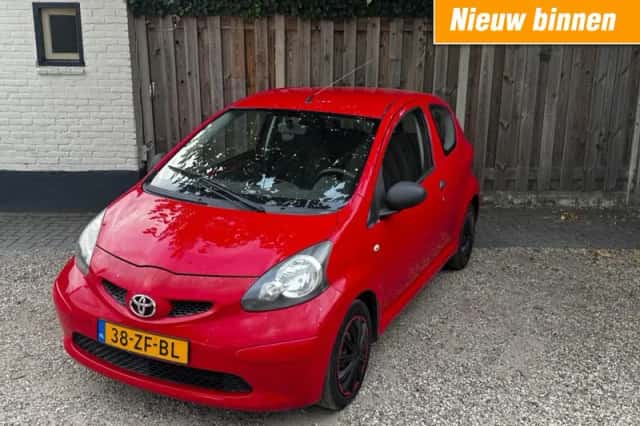 Toyota Aygo (2008) thumbnail 1