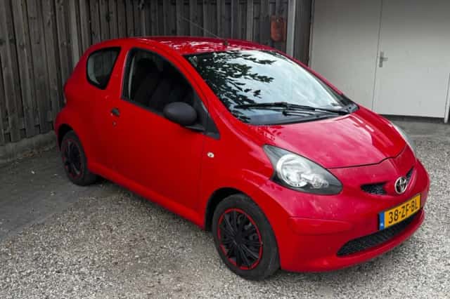 Toyota Aygo (2008) thumbnail 2