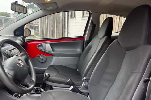 Toyota Aygo (2008) thumbnail 5