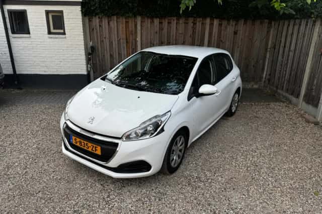 Peugeot 208 (2017) thumbnail 2