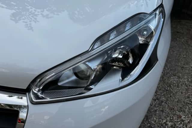 Peugeot 208 (2017) thumbnail 6