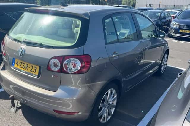 Volkswagen Golf (2009) thumbnail 3