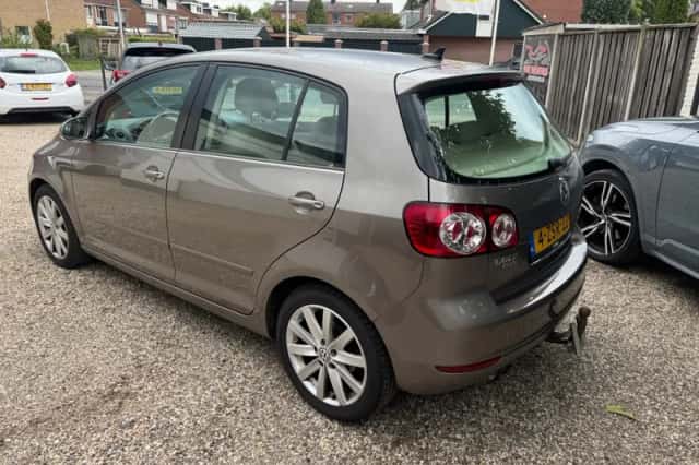 Volkswagen Golf (2009) thumbnail 3