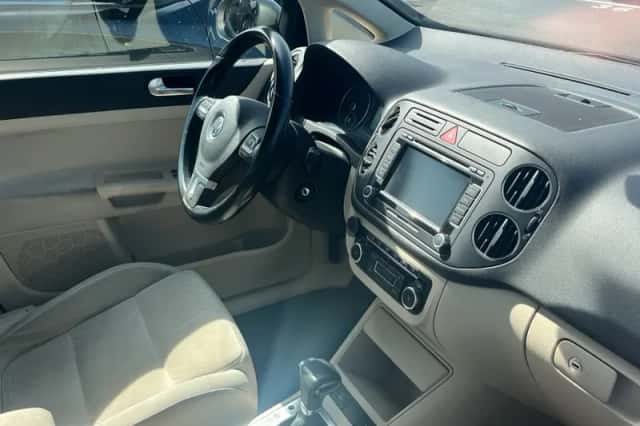 Volkswagen Golf (2009) thumbnail 4