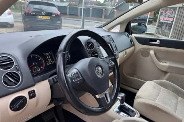 Volkswagen Golf (2009) thumbnail 5