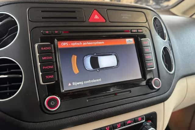 Volkswagen Golf (2009) thumbnail 6