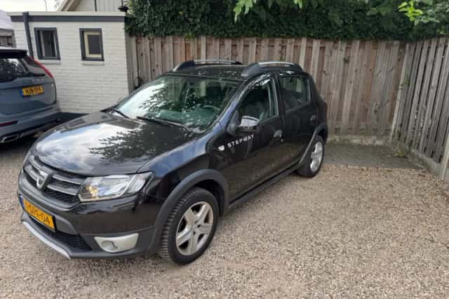 Dacia Sandero (2013) thumbnail 2