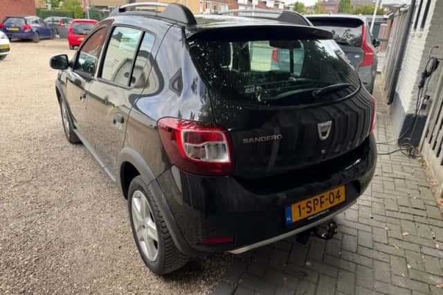 Dacia Sandero (2013) thumbnail 4