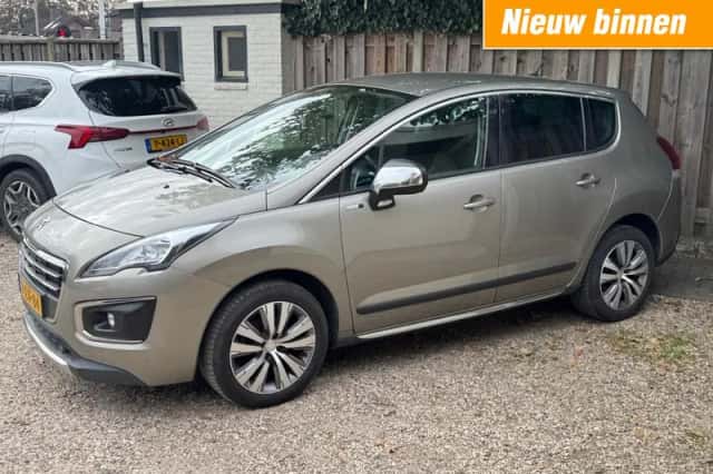 Peugeot 3008 (2014) thumbnail 1