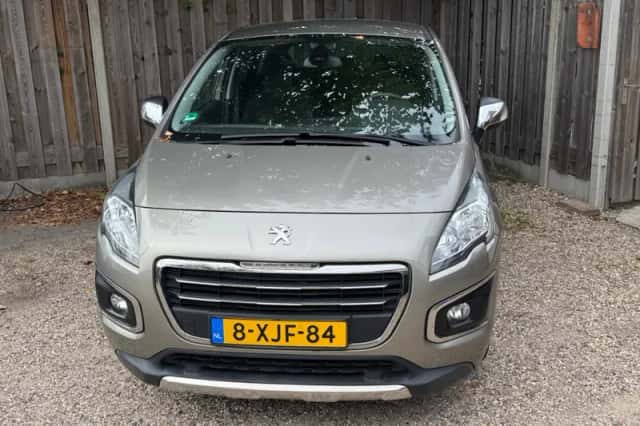 Peugeot 3008 (2014) thumbnail 3