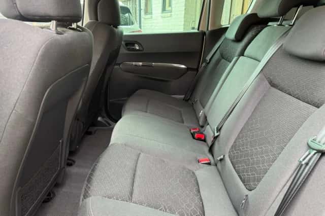 Peugeot 3008 (2014) thumbnail 6