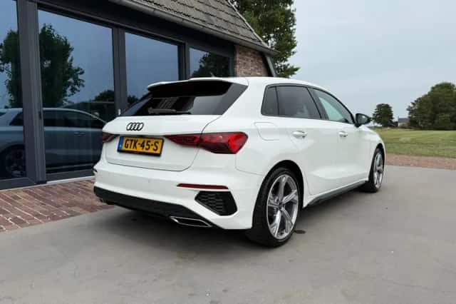 Audi A3 (2021) thumbnail 3