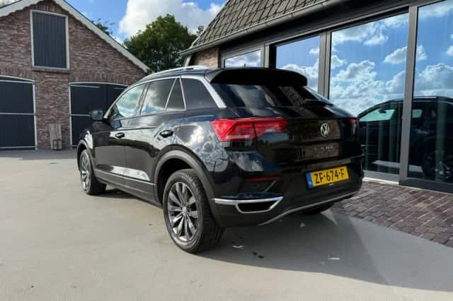 Volkswagen T-Roc (2019) thumbnail 6
