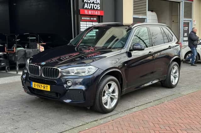 BMW X5 (2017) thumbnail 1