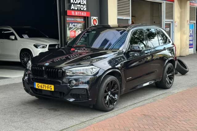 BMW X5 (2016) thumbnail 1