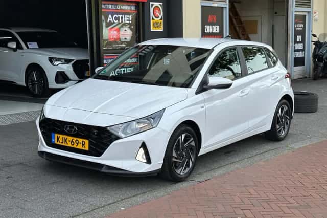 Hyundai i20 (2023) thumbnail 1
