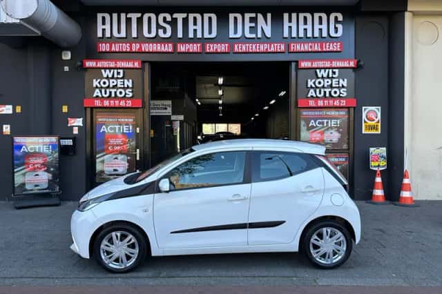 Toyota Aygo (2017) thumbnail 3