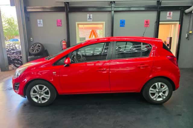 Opel Corsa (2013) thumbnail 3