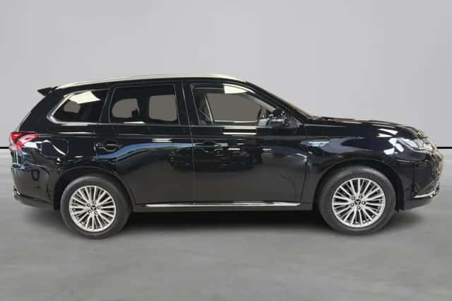 Mitsubishi Outlander (2021) thumbnail 6