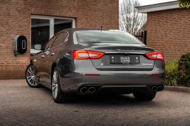 Maserati Quattroporte (2017) thumbnail 2