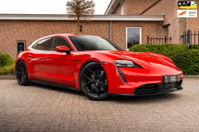 Porsche Taycan (2023) thumbnail 1