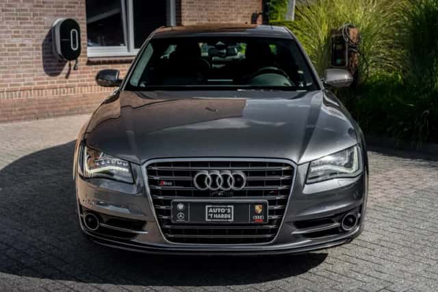 Audi S8 (2012) thumbnail 4