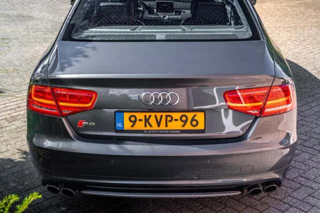 Audi S8 (2012) thumbnail 6