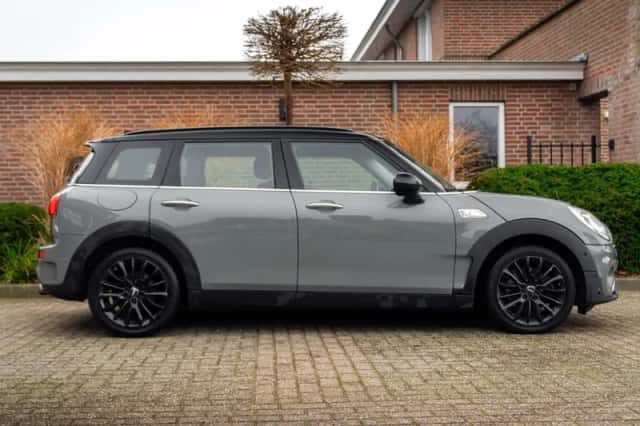 MINI Clubman (2018) thumbnail 3