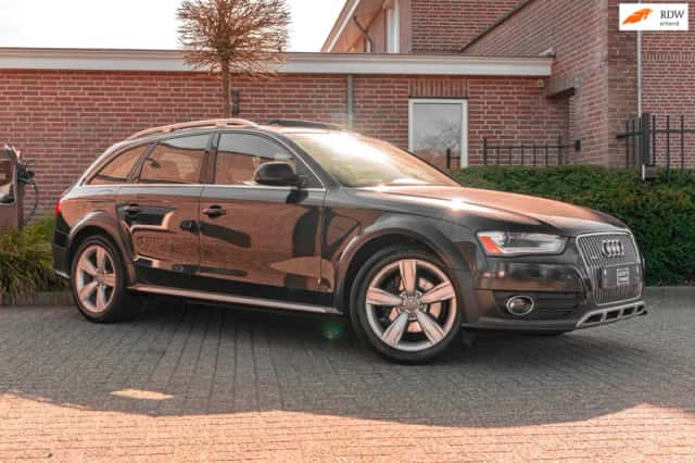 Audi A4 (2013) thumbnail 1