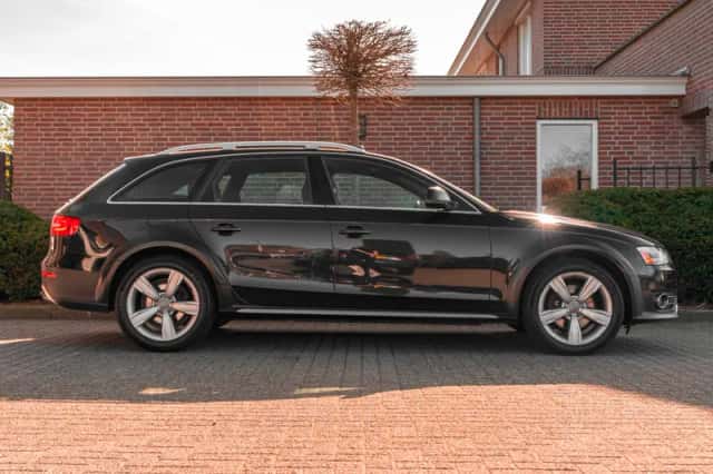 Audi A4 (2013) thumbnail 3