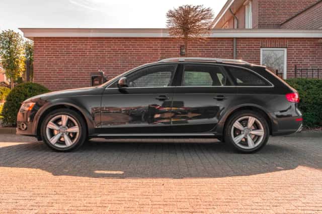 Audi A4 (2013) thumbnail 4