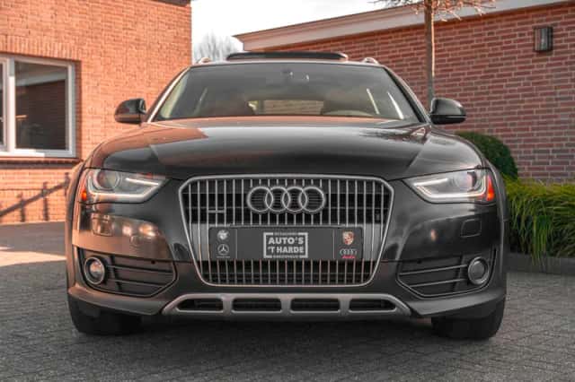 Audi A4 (2013) thumbnail 5