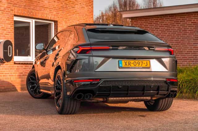 Lamborghini Urus (2019) thumbnail 2