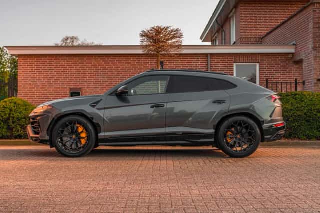 Lamborghini Urus (2019) thumbnail 4