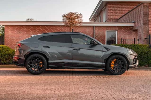 Lamborghini Urus (2019) thumbnail 5